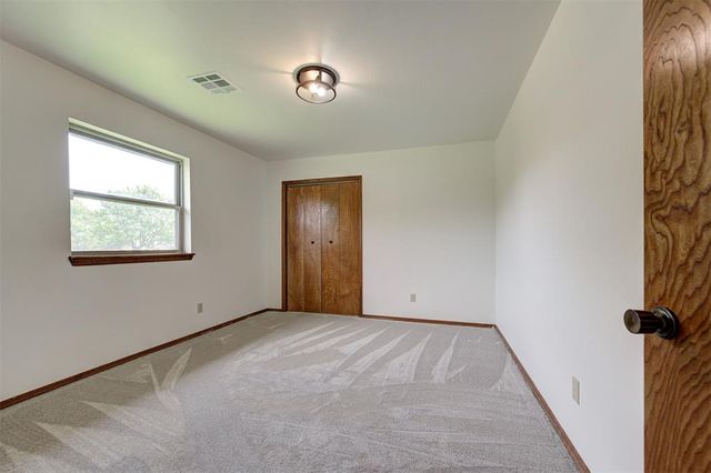 6517 S Frisco Road, Mustang, OK 73064