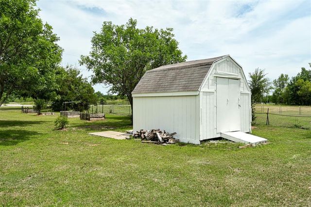 6517 S Frisco Road, Mustang, OK 73064