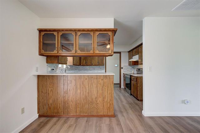 6517 S Frisco Road, Mustang, OK 73064