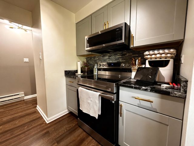 9723 S Keeler Avenue 308, Oak Lawn, IL 60453