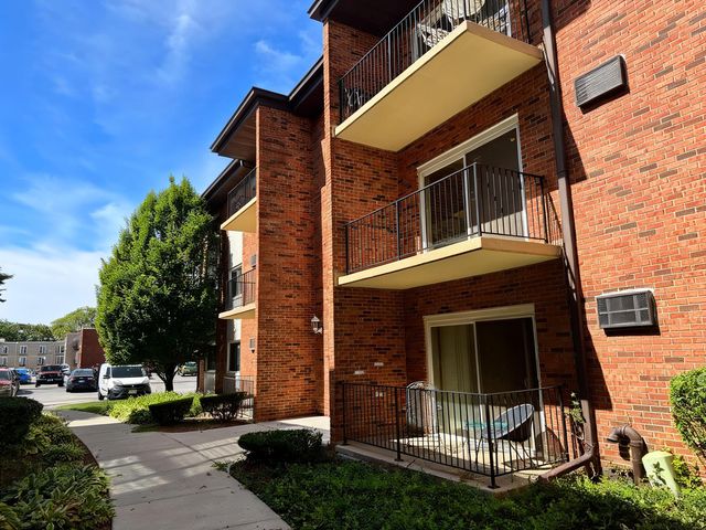 9723 S Keeler Avenue 308, Oak Lawn, IL 60453