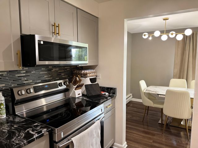 9723 S Keeler Avenue 308, Oak Lawn, IL 60453