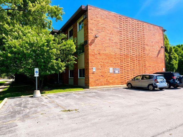 9723 S Keeler Avenue 308, Oak Lawn, IL 60453