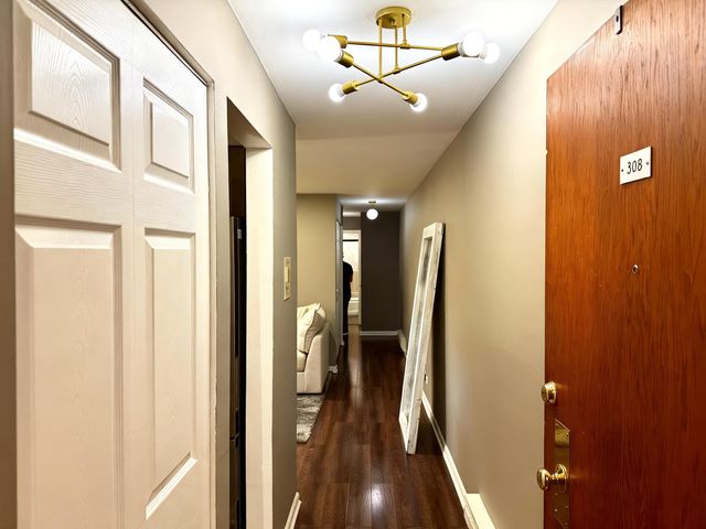 9723 S Keeler Avenue 308, Oak Lawn, IL 60453