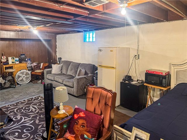 718 N Bon Air Avenue, Youngstown, OH 44509