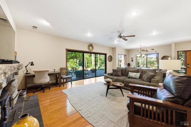 200 Sky Oaks Dr, Angwin, CA 94508