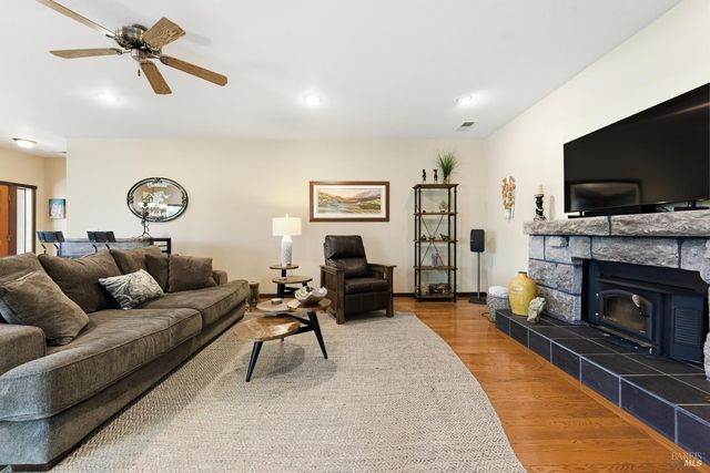 200 Sky Oaks Dr, Angwin, CA 94508