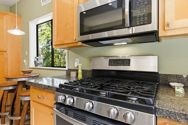 200 Sky Oaks Dr, Angwin, CA 94508