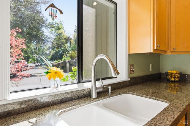 200 Sky Oaks Dr, Angwin, CA 94508