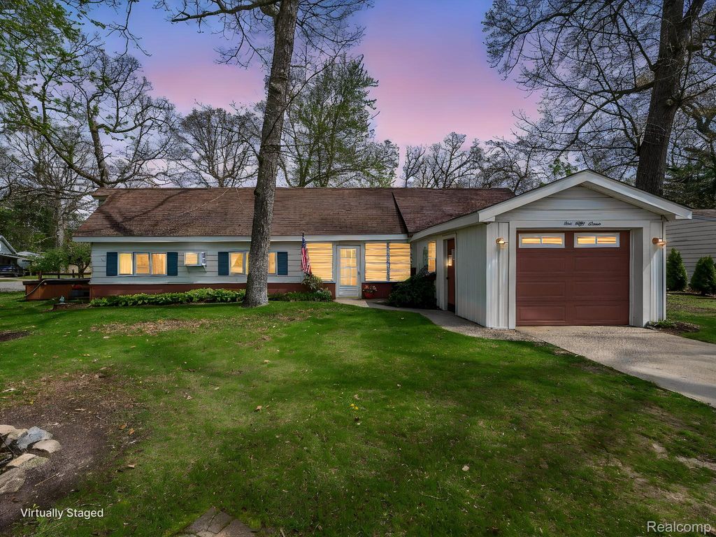 557 Alfred Street, Columbia Township, MI 49230