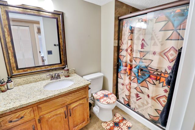 120 Wilshire Drive Unit 17, Hollister, MO 65672