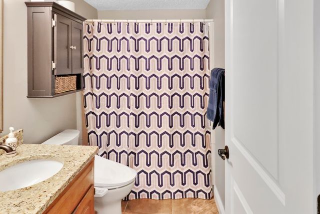 120 Wilshire Drive Unit 17, Hollister, MO 65672