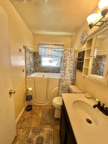16216 Duggans Rd, Grass Valley, CA 95949