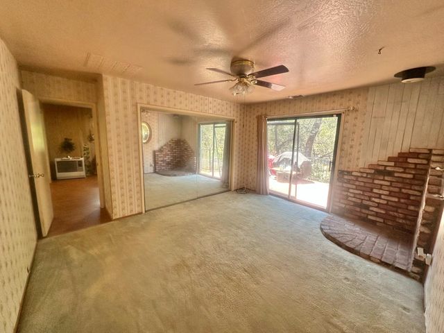 16216 Duggans Rd, Grass Valley, CA 95949