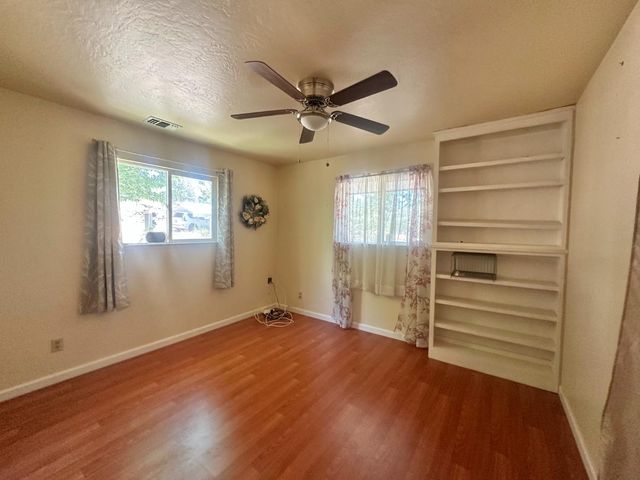 16216 Duggans Rd, Grass Valley, CA 95949