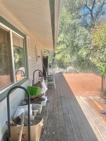 16216 Duggans Rd, Grass Valley, CA 95949