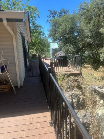 16216 Duggans Rd, Grass Valley, CA 95949