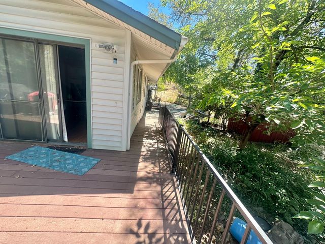 16216 Duggans Rd, Grass Valley, CA 95949
