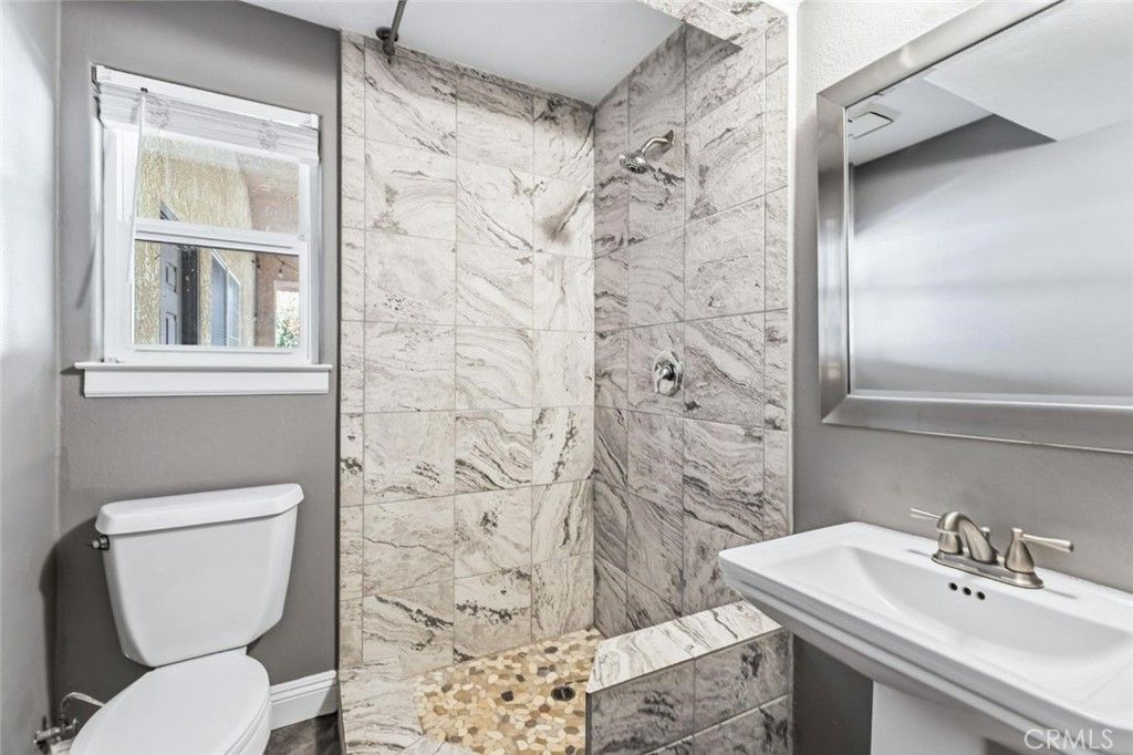 Image 16 of property listing at 21678 Eastmere Lane, Friant, CA 93626