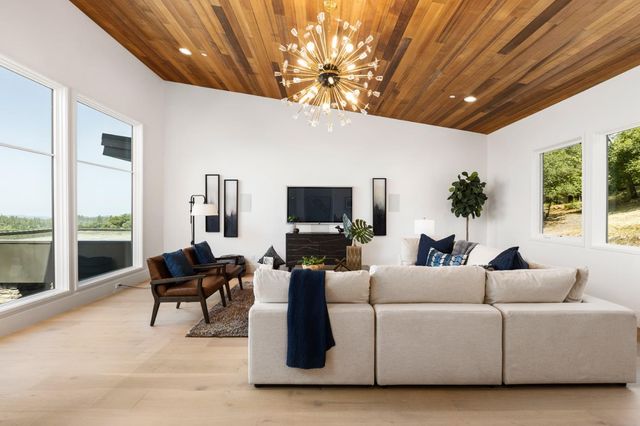 2611 Pinnacle View Dr, Meadow Vista, CA 95722