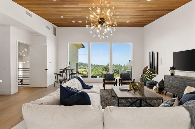 2611 Pinnacle View Dr, Meadow Vista, CA 95722