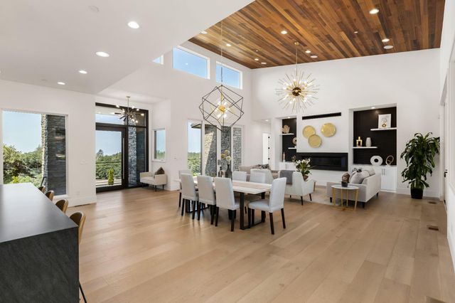 2611 Pinnacle View Dr, Meadow Vista, CA 95722