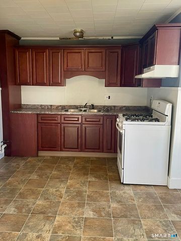 77 Chapman Street, Putnam, CT 06260