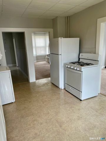 77 Chapman Street, Putnam, CT 06260