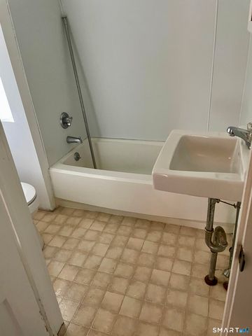 77 Chapman Street, Putnam, CT 06260