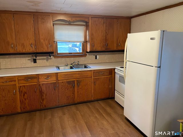 77 Chapman Street, Putnam, CT 06260