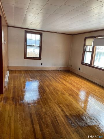 77 Chapman Street, Putnam, CT 06260