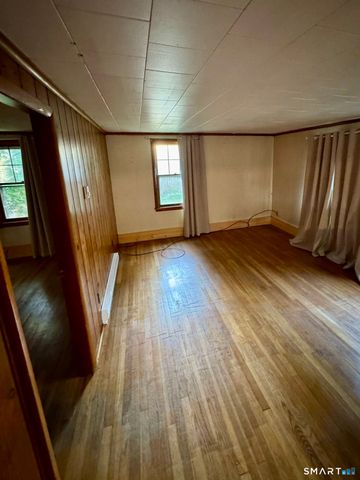 77 Chapman Street, Putnam, CT 06260