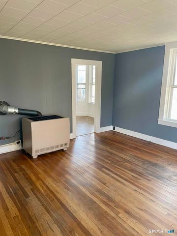 77 Chapman Street, Putnam, CT 06260