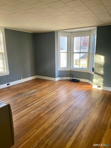 77 Chapman Street, Putnam, CT 06260