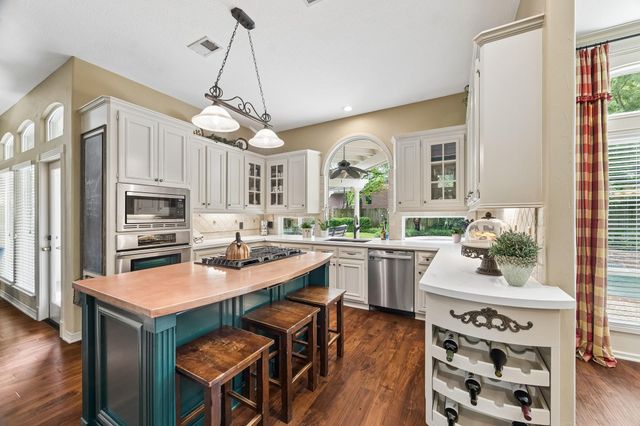 5918 Center Court Drive, Spring, TX 77379