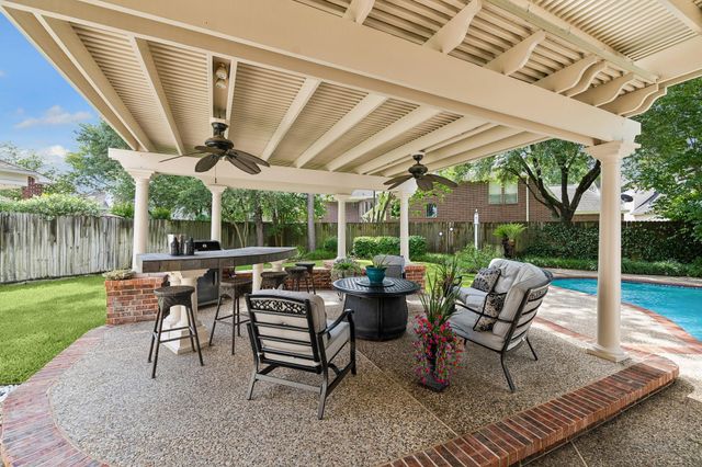 5918 Center Court Drive, Spring, TX 77379