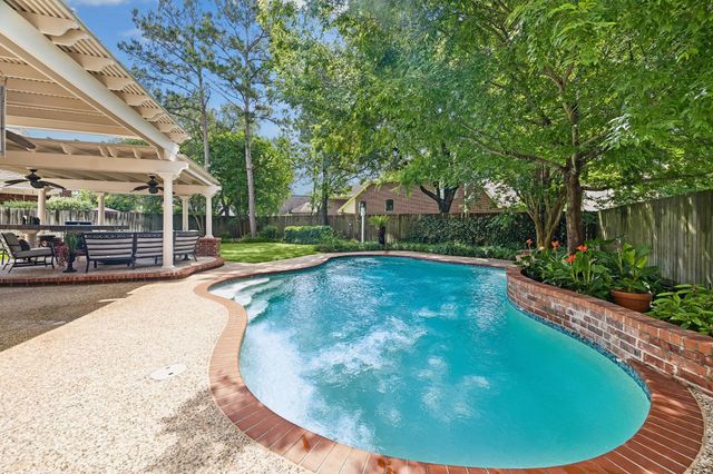 5918 Center Court Drive, Spring, TX 77379