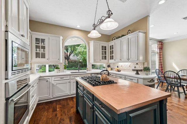 5918 Center Court Drive, Spring, TX 77379