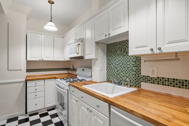 76 Carolina Ave 1, Boston, MA 02130