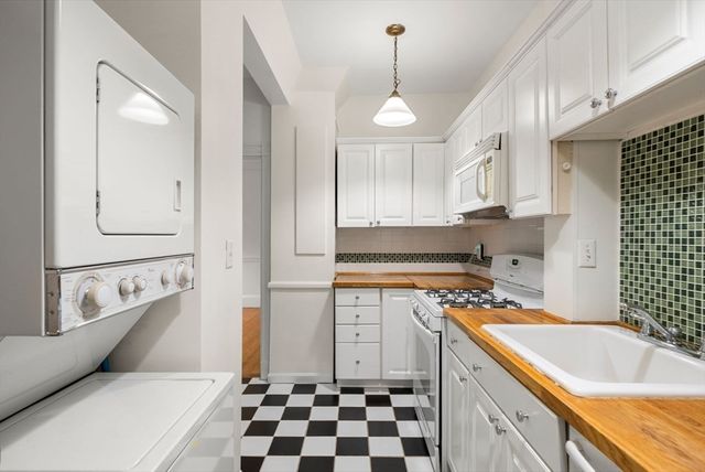 76 Carolina Ave 1, Boston, MA 02130