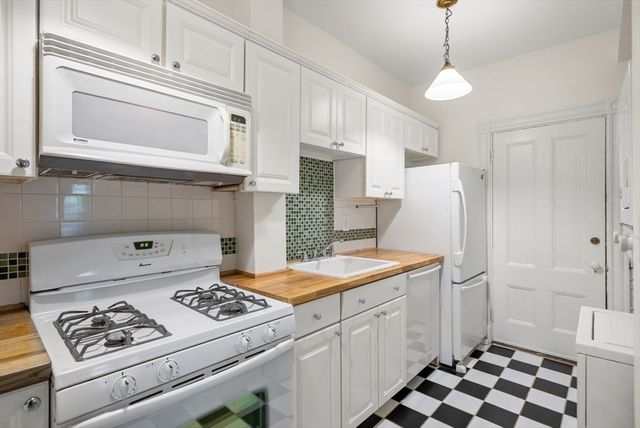 76 Carolina Ave 1, Boston, MA 02130