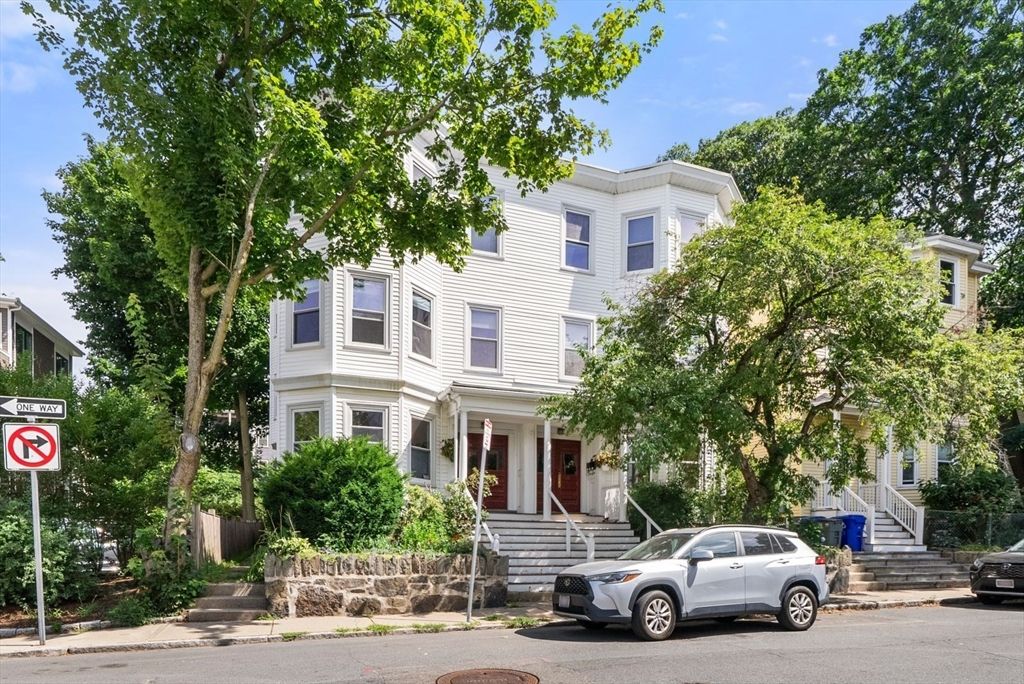76 Carolina Ave 1, Boston, MA 02130
