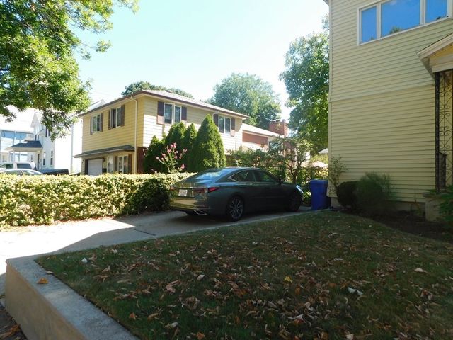 64 Brooks Ave 1, Newton, MA 02460
