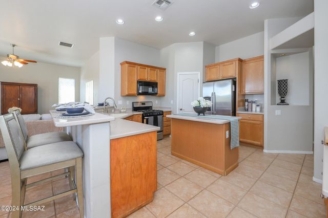 7856 N Rondure Loop, Tucson, AZ 85743