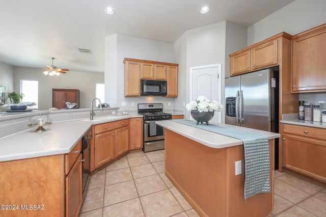 7856 N Rondure Loop, Tucson, AZ 85743