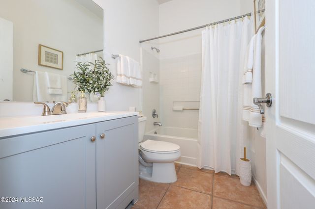 7856 N Rondure Loop, Tucson, AZ 85743