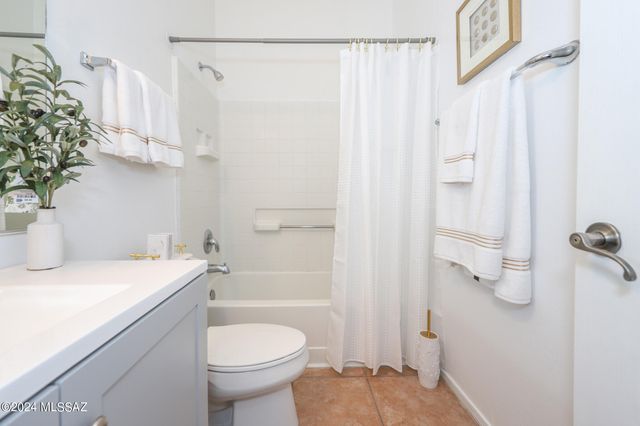 7856 N Rondure Loop, Tucson, AZ 85743