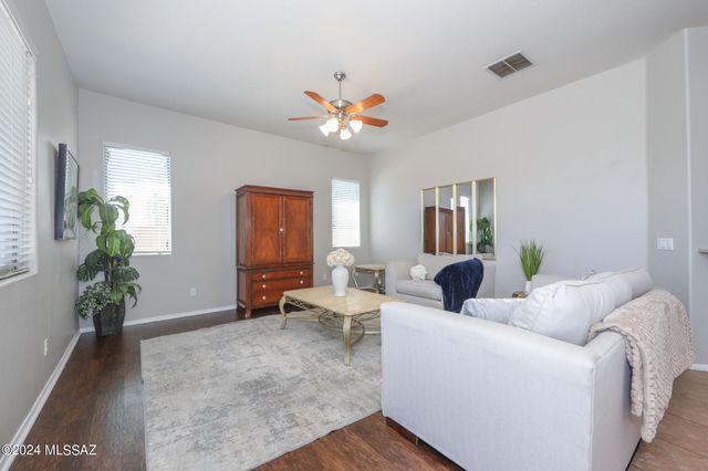 7856 N Rondure Loop, Tucson, AZ 85743