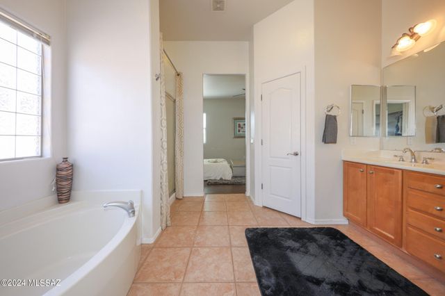 7856 N Rondure Loop, Tucson, AZ 85743