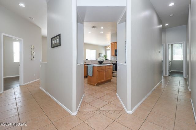 7856 N Rondure Loop, Tucson, AZ 85743